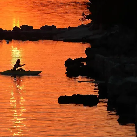 Candela, No 5 Apartment