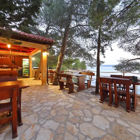 Candela, No 5 Apartment *