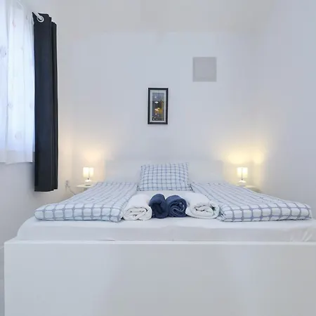 Apartment Candela, No 5 *