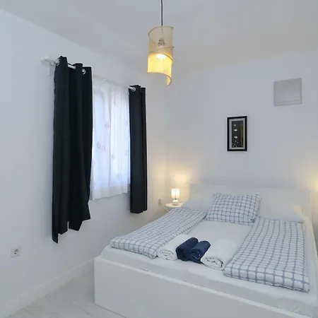 Apartment Candela, No 5 *