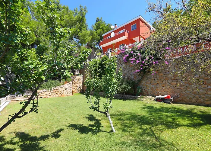 Candela, No 5 Starigrad Paklenica