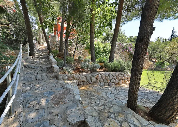 Candela, No 5 Apartment