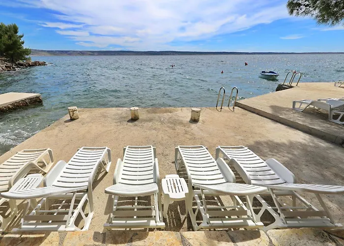 Candela, No 5 Apartment *